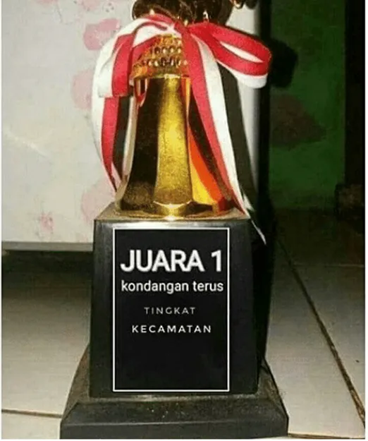 11 Piala Kocak dari Lomba yang Sebenarnya Nggak Penting-Penting Amat. Juara Nggak Bikin Bangga 21