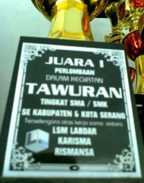 11 Piala Kocak dari Lomba yang Sebenarnya Nggak Penting-Penting Amat. Juara Nggak Bikin Bangga 17