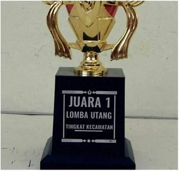 11 Piala Kocak dari Lomba yang Sebenarnya Nggak Penting-Penting Amat. Juara Nggak Bikin Bangga 14