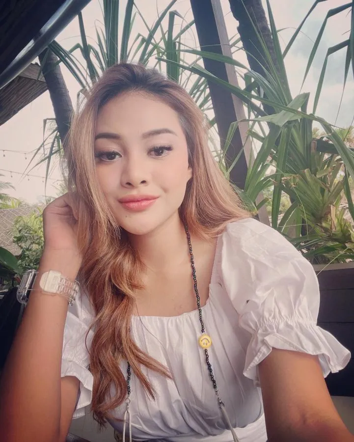 Karena Berbagai Alasan, 8 Artis ini Sempat Vakum dari Instagram. Terbaru Aurel Hermansyah 16