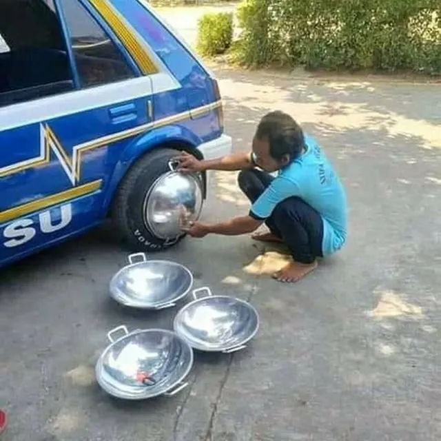 11 Jenis Velg Mobil Super Aneh. Nggak Paham Lagi Pemiliknya Mau Modifikasi Gaya Apa :( 19