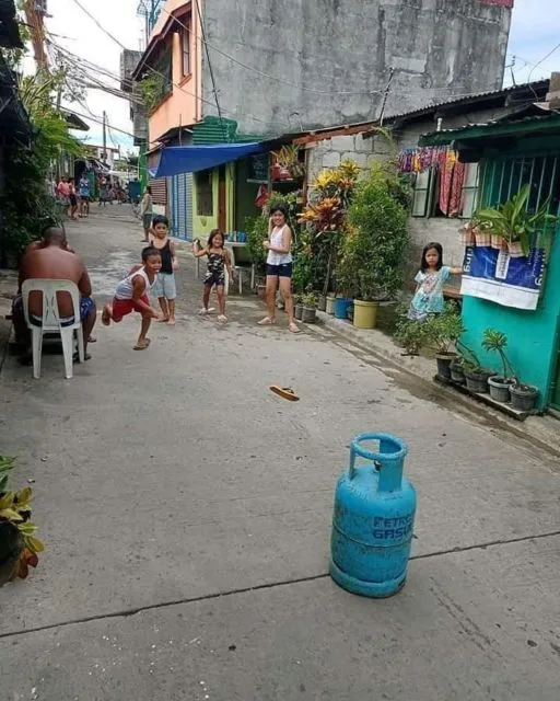 11 Potret Nyeleneh Pemanfaatan Tabung Gas Elpiji. Bercandaannya Serem Banget sih? :( 12
