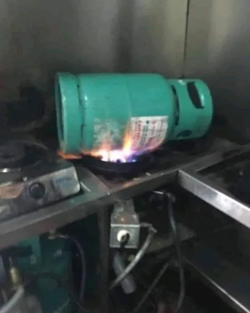 11 Potret Nyeleneh Pemanfaatan Tabung Gas Elpiji. Bercandaannya Serem Banget sih? :( 20