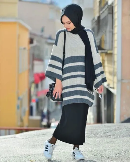 5 Mix and Match Tunik Berbahan Rajut Terbaik Sepanjang Tahun 2020. Mana Favoritmu? 6