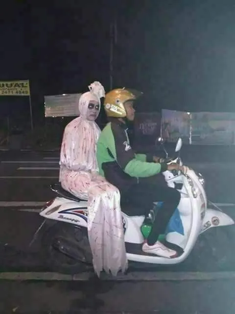 11 Bukti Bahwa Driver Ojol Adalah Manusia Serba Bisa, Setia Kawan, dan Ada di Mana-Mana. Gokil! 15