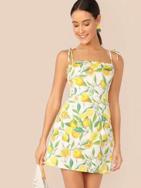 5 Alasan Kenapa Para Cewek Suka dengan Dress Bermotif Buah Hingga Bunga. Apa Kamu Juga? 6