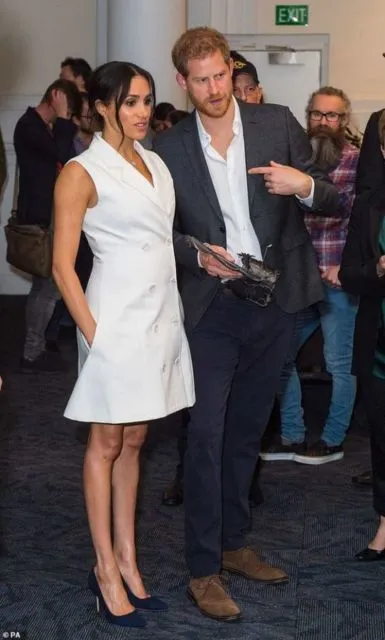 8 Momen Ini Membuktikan Kalau Penampilan Meghan Markle dan Prince Harry Itu Serasi Abis! 13