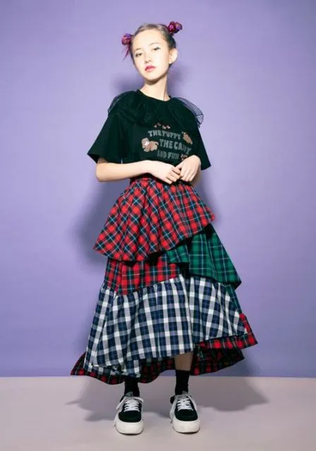 Di Luar Nalar! Ini 9 Desain Busana Bermotif Kotak yang Bakal Merajai Pasar Fashion 16