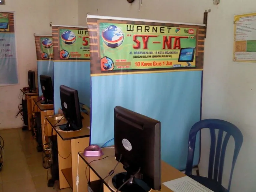 5 Hal Konyol dan Ngeselin yang Dirasakan Anak Warnet Generasi Awal. Pernah Gini juga Nggak? 7