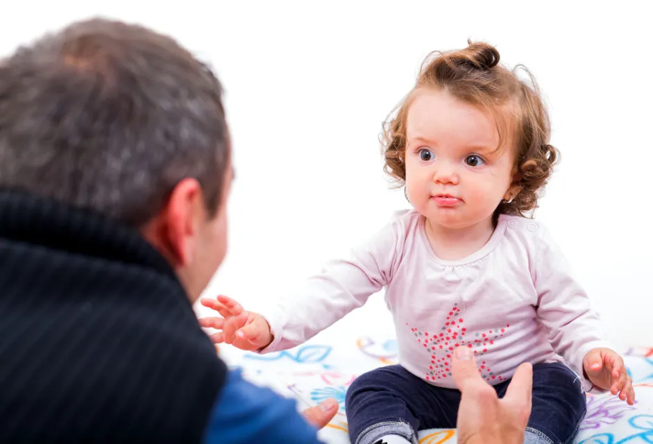 Kenapa Ya Bayi Suka Nangis Saat Digendong Orang Tertentu? Ini Dia Penjelasannya! 4