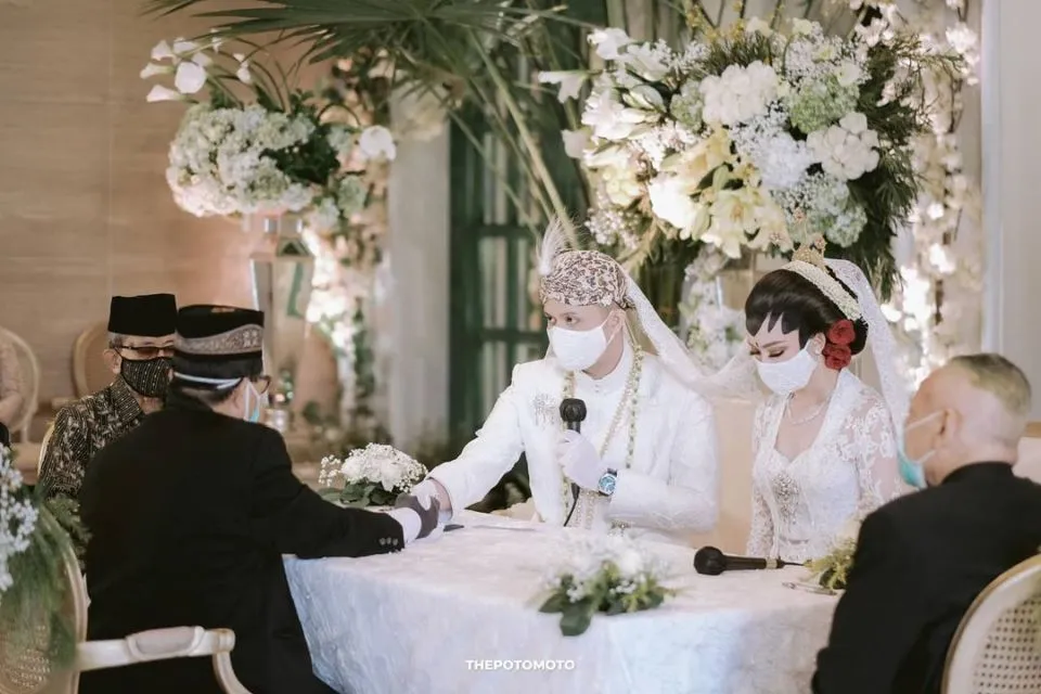 10 Detail Pernikahan Karina Nadila-Rangga Prihartanto. Kental Adat Jawa dan Tetap Super Elegan! 21