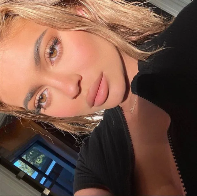 5 Detail Penampilan Kylie Jenner yang Sukses Membuatnya Dikenal Dunia; Cantik Paripurna! 7