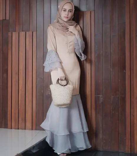 9 Model Ruffle Dress Aneka Warna Buat ke Kondangan. Siap Tampil Beda Nih! 10