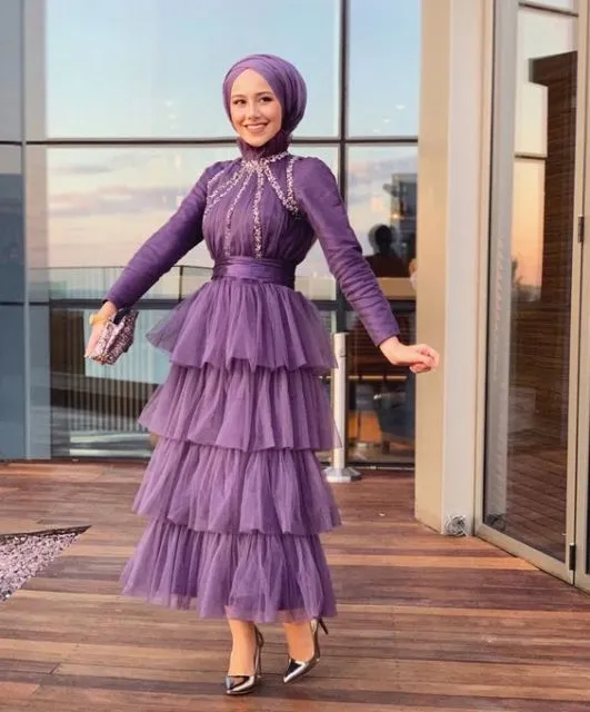 9 Model Ruffle Dress Aneka Warna Buat ke Kondangan. Siap Tampil Beda Nih! 11