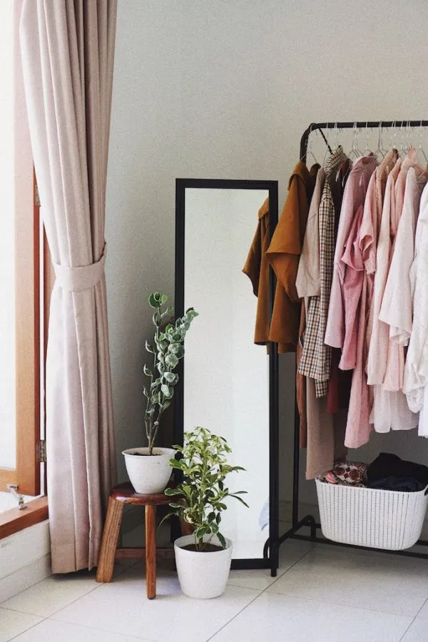 6 Desain Dekorasi Kamar Ala Korea Simple & Minimalis 11