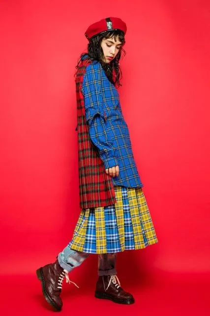 Di Luar Nalar! Ini 9 Desain Busana Bermotif Kotak yang Bakal Merajai Pasar Fashion 17