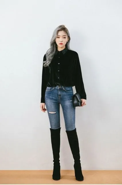 Nggak Cuma yang Warnanya Cerah, Simak 5 Cara Cewek Korea Memaksimalkan Busana Bernuansa Gelap! 10
