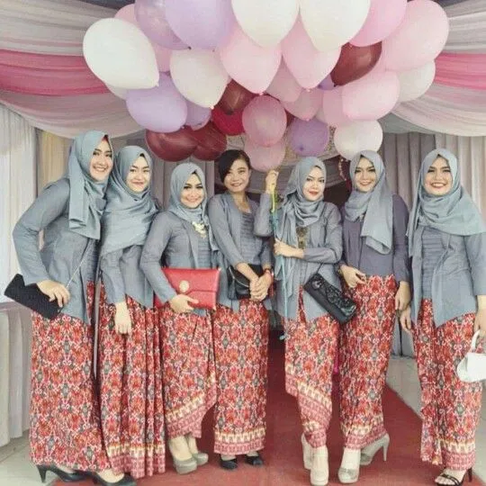 Pesona 9 Kebaya Kutu Baru Modern yang Masih Digemari di Penghujung Tahun. Super Anggun! 9