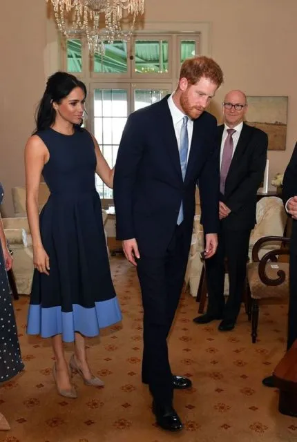 8 Momen Ini Membuktikan Kalau Penampilan Meghan Markle dan Prince Harry Itu Serasi Abis! 14