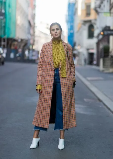 Di Luar Nalar! Ini 9 Desain Busana Bermotif Kotak yang Bakal Merajai Pasar Fashion 11