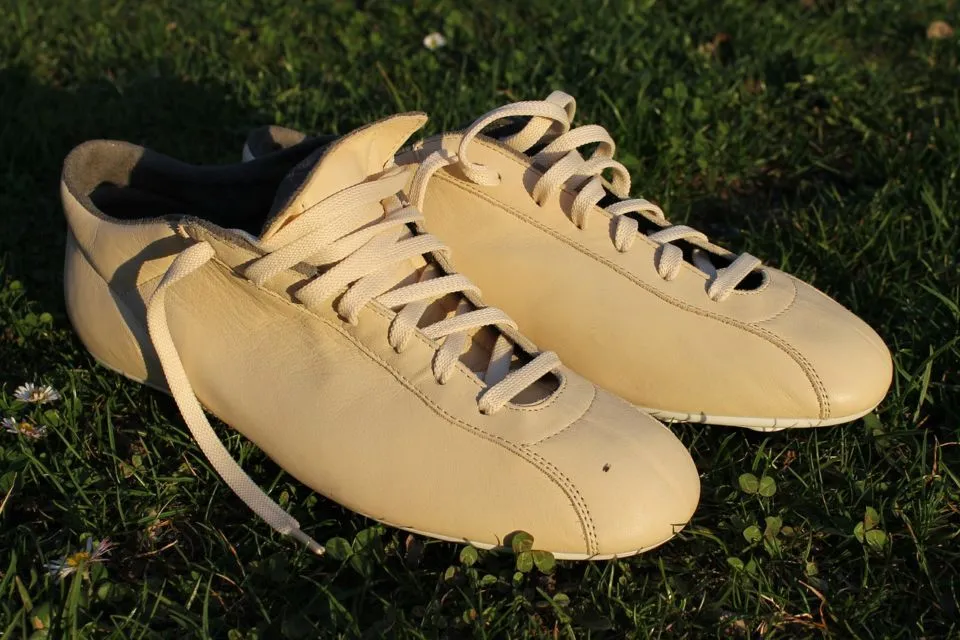 8 Rekomendasi Sepatu Kulit Pria yang Kece Parah Desainnya. Ada yang Berbahan Kulit Nabati! 12