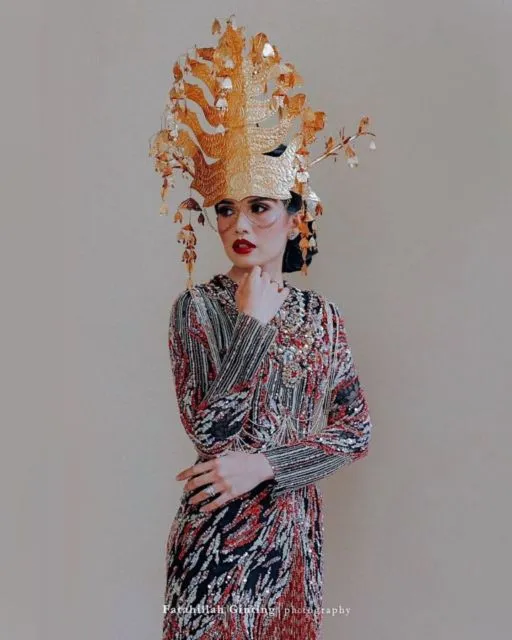8 Inspirasi Baju Pernikahan Bold dan Unik dari Desainer Asky Febrianti. Spektakuler Banget! 14