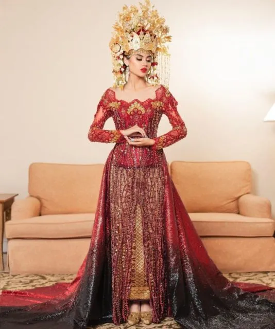 8 Inspirasi Baju Pernikahan Bold dan Unik dari Desainer Asky Febrianti. Spektakuler Banget! 13