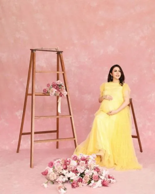 10 Flawless Maternity Photo ala Momo Geisha. Ugh, Sukses Bikin Pangling Karena Makin Glowing! 15