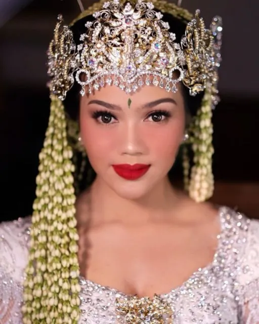 10 Detail Akad Nikah Yura Yunita-Donne Maulana, Adem dalam Nuansa Rustic Hijau dan Putih 10