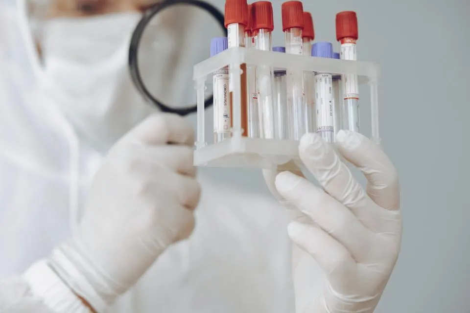 Antrean Panjang Rapid Test Antigen di Bandara Soetta Capai 25 Meter. Timbulkan Kekhawatiran 4