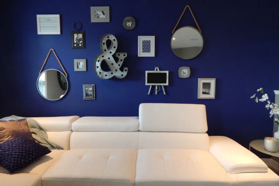 7 Dekorasi Dinding Kamar Tidur yang Nggak Perlu Bikin Baru. Seringnya Pakai DIY Susah Ditiru 8