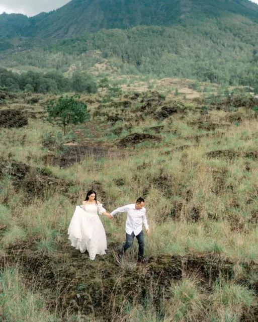 10 Potret Pre-wedding Vicky Prasetyo-Kalina Ocktaranny. Mesra di Hutan sampai Jadi Gladiator Cinta 17
