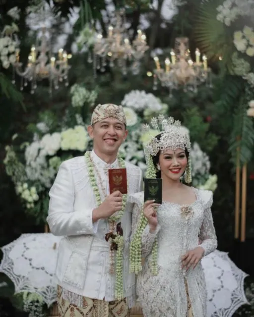 10 Detail Akad Nikah Yura Yunita-Donne Maulana, Adem dalam Nuansa Rustic Hijau dan Putih 17