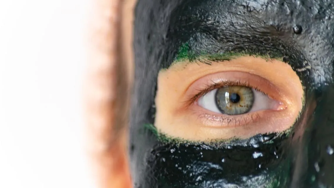 5 Manfaat Masker Spirulina Selain Usir Jerawat. Klorofilnya Bikin Kulit Kencang dan Awet Muda 11