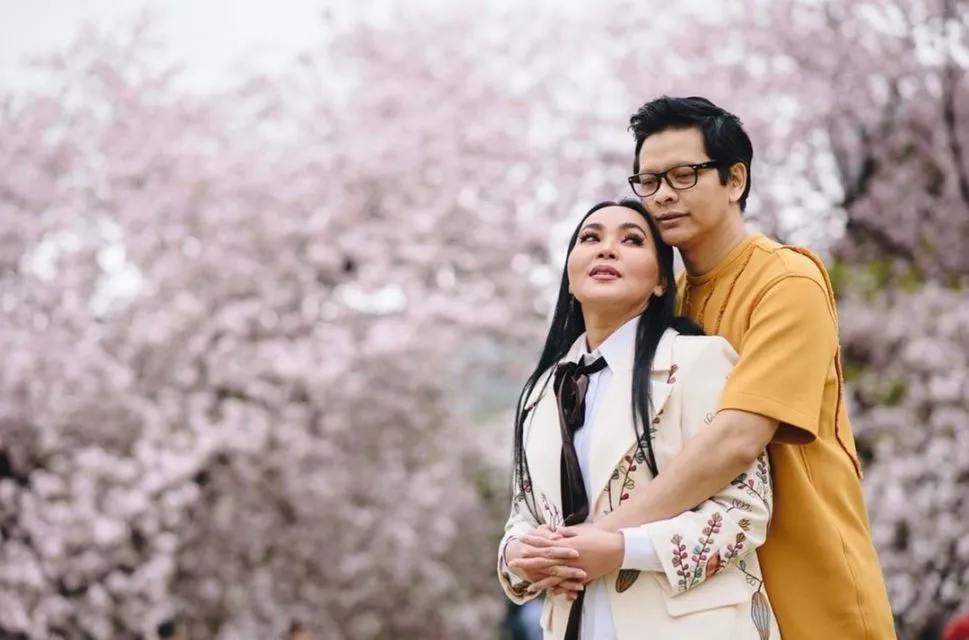 Rayakan 27 Tahun Pernikahan, ini Perjalanan Armand Maulana-Dewi Gita Arungi Bahtera Rumah Tangga 10