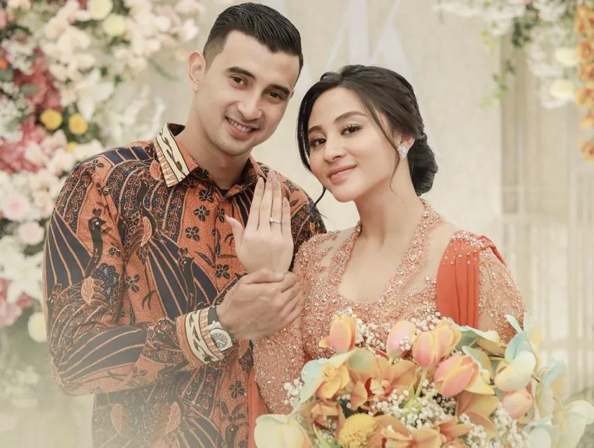Serasi Banget, 13 Artis ini Berjodoh dan Menikah dengan Pasangan yang Berdarah Arab 20