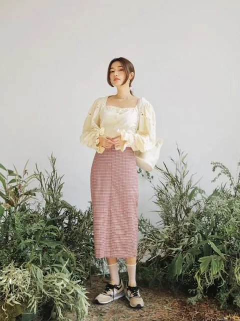 Sesimpel Menambahkan Kaus Kaki, Penampilan 8 Cewek Korea Ini Jadi Semakin Unik dan Lucu! 9