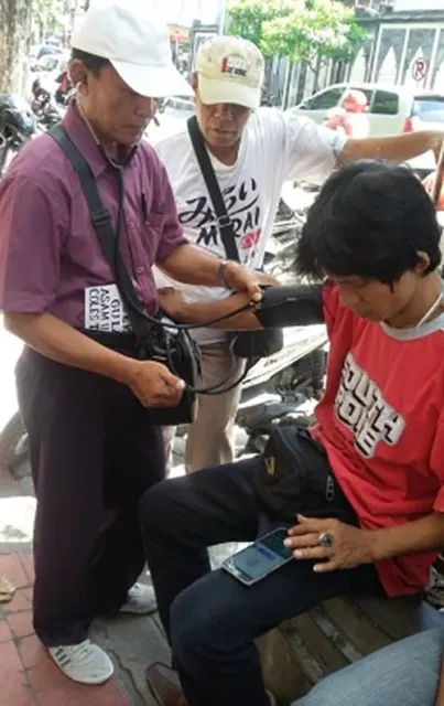 11 Profesi ini Bisa Dibilang Sudah Mulai Langka Keberadaannya. Kamu Masih Sering Lihat Nggak? 22