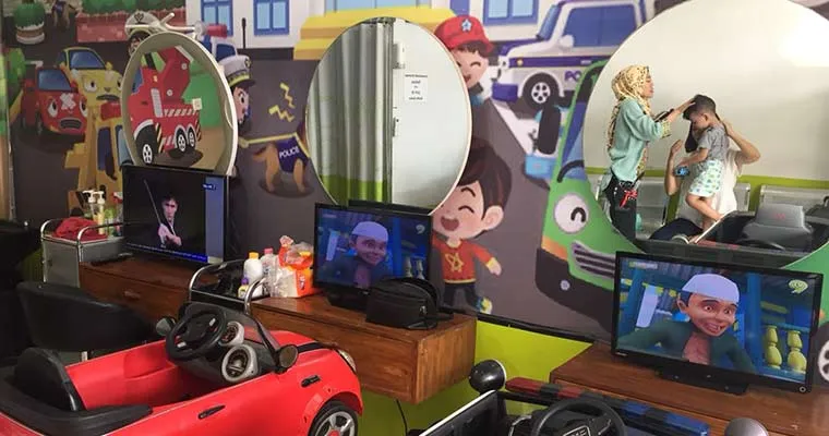 Nostalgia Uniknya Trik Tempat Potong Rambut Khusus Anak-Anak. Legend Banget nih! 5