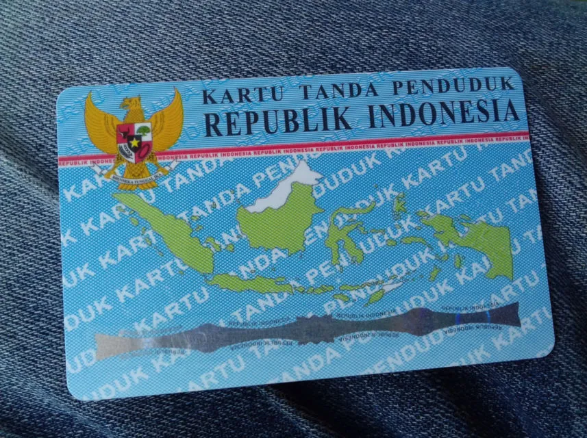 Sederet Perubahan KTP dari Waktu ke Waktu. Zaman Dulu, Ukurannya Bisa Segede Buku Gambar~ 20
