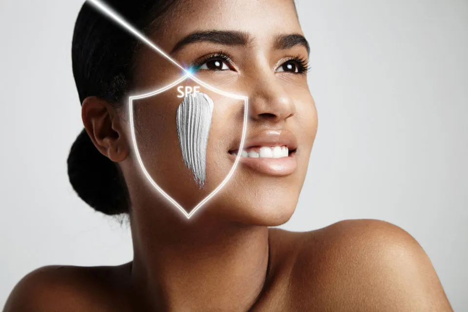 6 Cara Mengoleskan Krim Wajah yang Benar. Gerakannya Memutar ke Dalam Biar Hasilnya Optimal 9