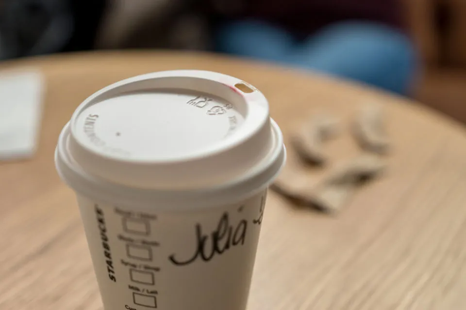 Belajar 4 Strategi Marketing Starbucks, Kedai Kopi yang Tetap Laris Walau Harganya Lumayan~ 8