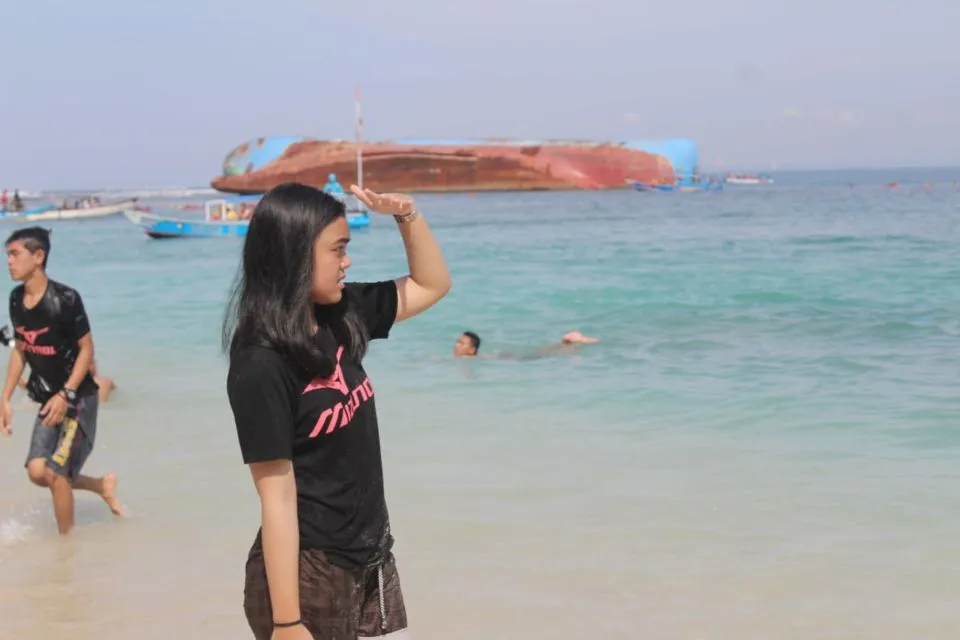 Momen Kocak Nggak Sengaja Kembaran Pakaian sama Orang Lain. Absurd Banget! 12