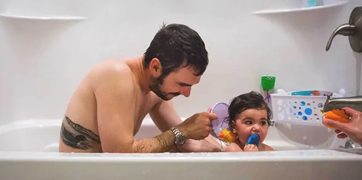 9 Hal yang Nyatanya Bisa Dilakukan Para Ayah Tanpa Bantuan Ibu. Semangat Ya, Yah! 14
