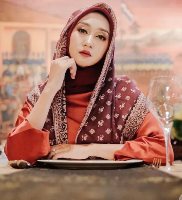 5 Alasan Kenapa Dian Pelangi Banyak Digandrungi Hingga Kini. Lebih dari Menginspirasi! 9
