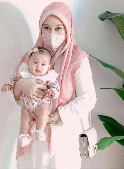 5 Alasan Kenapa Dian Pelangi Banyak Digandrungi Hingga Kini. Lebih dari Menginspirasi! 10