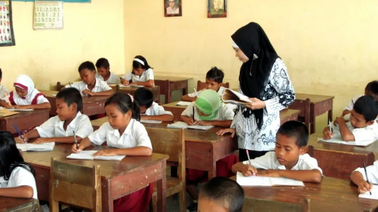 Suka Duka Jadi Anak Seorang Guru. Kamu Pernah Merasakan Hal-Hal Kayak Gini Nggak? 10
