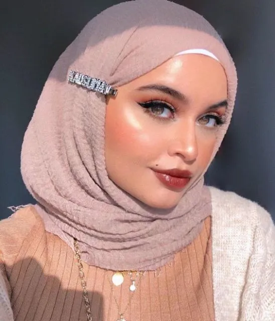 5 Contoh Makeup Hijab yang Bisa Kamu Tiru, Mulai dari yang Natural Sampai Bold Ada! 9