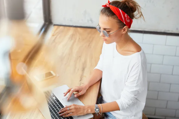 6 Elemen di Copywriting untuk Naikkan Penjualan. Sst, Nulis ala Iklan Nggak Bisa Sembarangan! 3