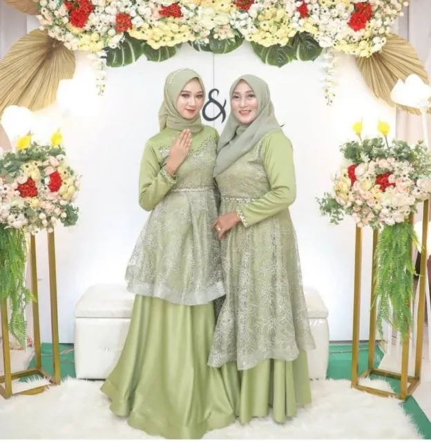 8 Model Kebaya Hijau Olive yang Pas Dipakai Kondangan 15